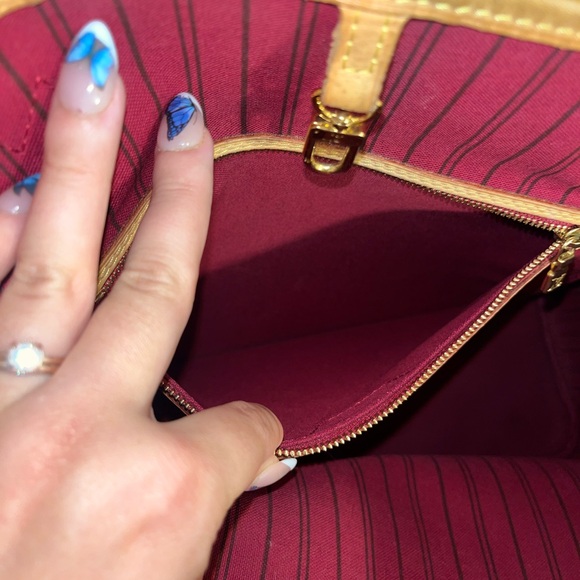 Louis Vuitton Neverfull PM with Pouch - Picture 11 of 16